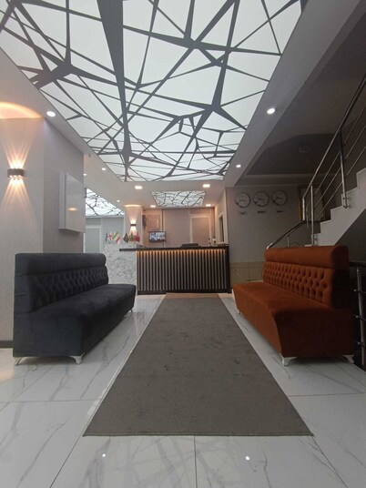 Peracity Hotel