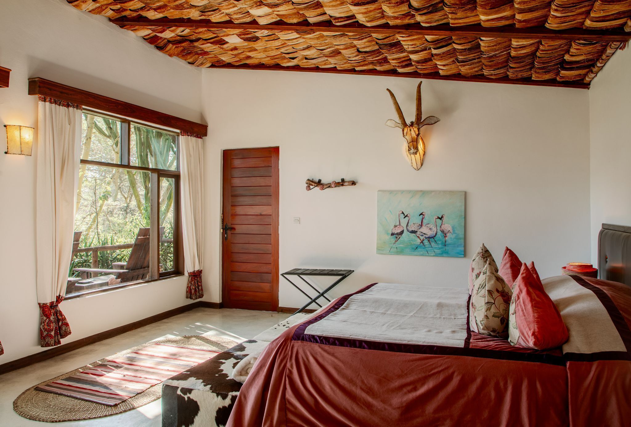 豪華客房 | 埃及棉床單、高級寢具、羽絨 被、記憶床墊