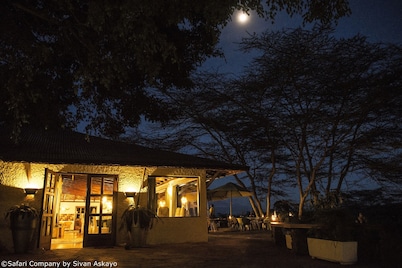 Hatari Lodge