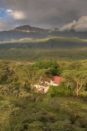 Exterior - Hatari Lodge (Arusha)
