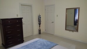 Apt 12, Executive Suites - Palms of Ottawa | 1 bedroom, premium bedding, iron/ironing board, free WiFi