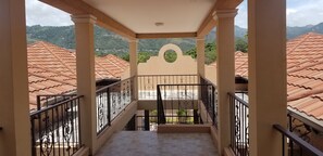 Terrace/patio - Executive Suites - Palms of Ottawa (Kingston)