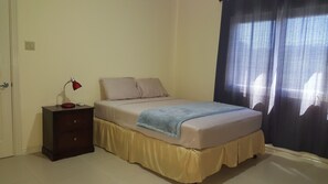 Apt 12, Executive Suites - Palms of Ottawa | 1 bedroom, premium bedding, iron/ironing board, free WiFi