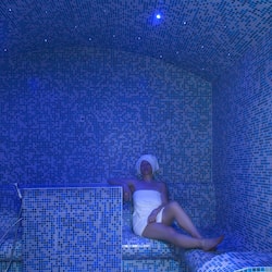 Couples treatment room(s), sauna, steam room, body treatments