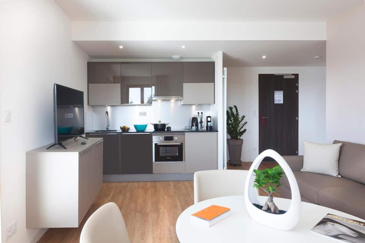 fridge, microwave, oven, dishwasher