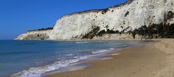 Eraclea Minoa Village