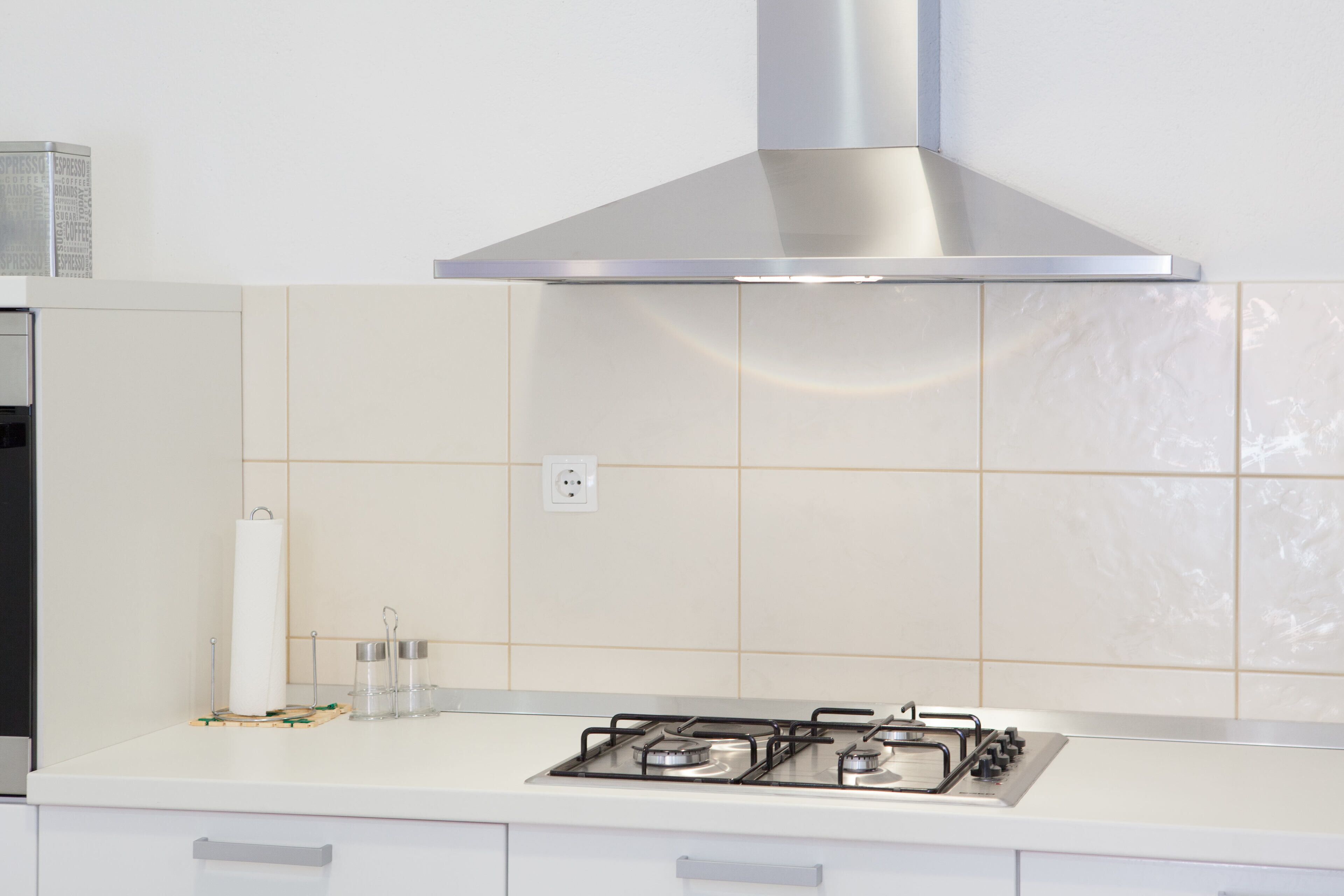 fridge, oven, stovetop, coffee/tea maker