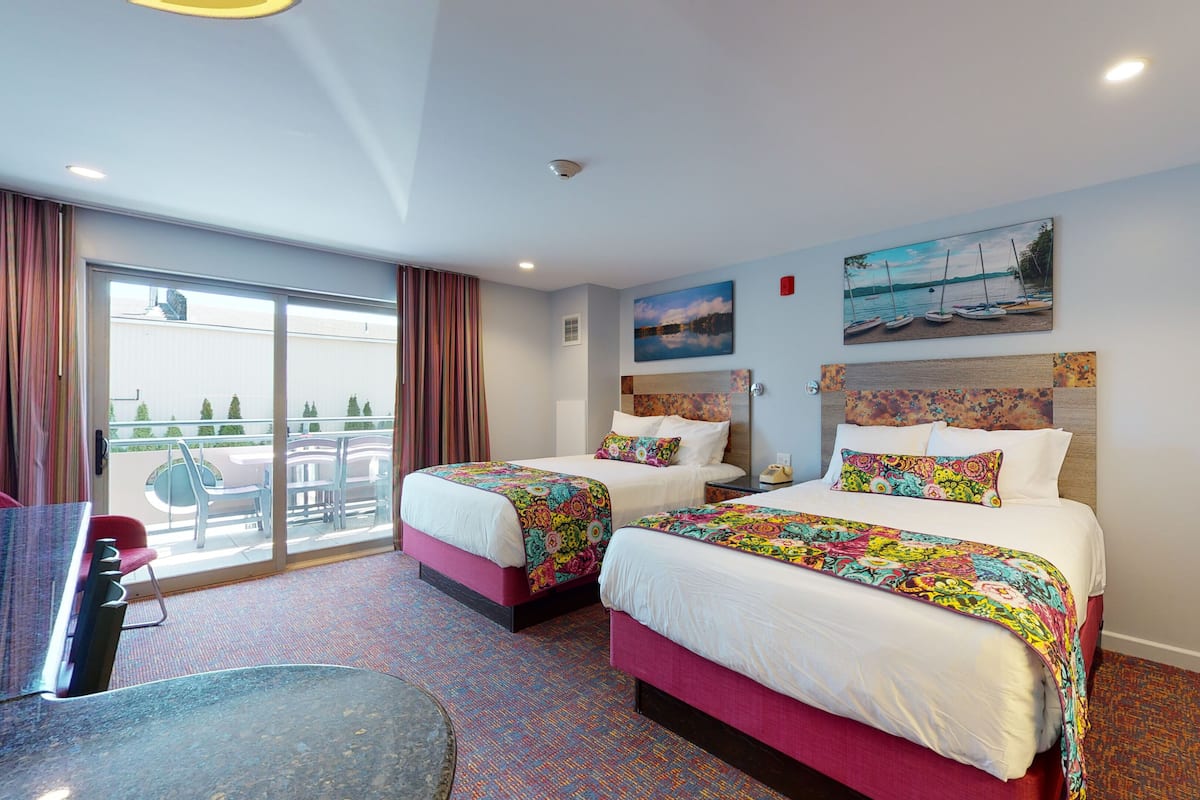 Premium bedding, pillowtop beds, in-room safe, desk