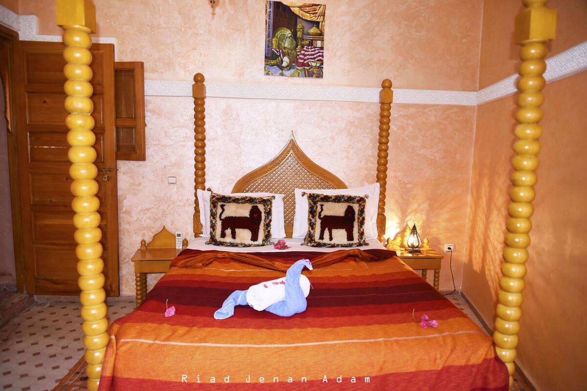 Premium bedding, desk, blackout curtains, soundproofing