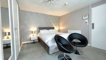 Double Room (Large) | Iron/ironing board, free WiFi, bed sheets