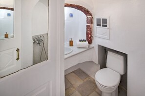Superior House | Bathroom