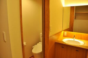 Zweibettzimmer, Gemeinschaftsbad (Mountain) | Badezimmer