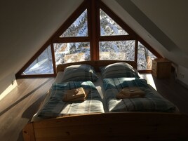 Caja de seguridad en la habitación y escritorio 