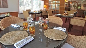 Breakfast, lunch and dinner served - Le Relais de la Foret (Benon)