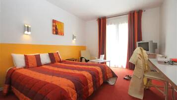 Tweepersoonskamer | Een bureau, gratis extra bedden, gratis wifi