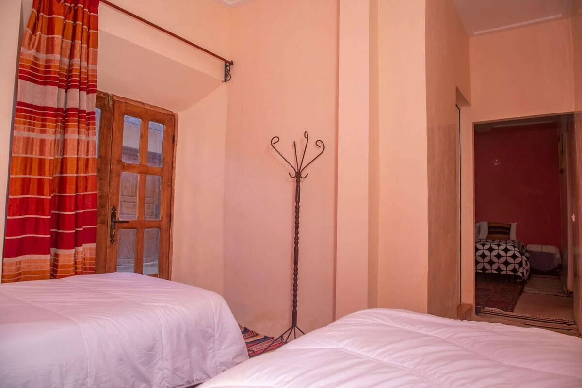 Quadruple Room | Soundproofing, iron/ironing board (on request), WiFi (free), bed sheets
