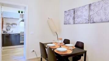 Apartment, 2 Bedrooms | In-room dining