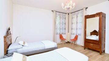 Apartment, 2 Bedrooms | 2 bedrooms, desk, iron/ironing board, cots/infant beds