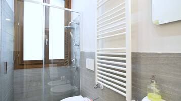 Apartment, 2 Bedrooms | Bathroom | Shower, free toiletries, hair dryer, bidet