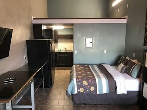 Basic Studio, 1 Queen Bed, Kitchenette | Desk, free WiFi, bed sheets