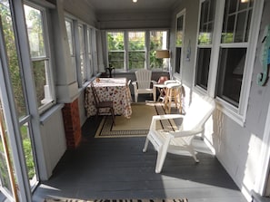 Property grounds - The Sandpiper Beachfront Motel (Old Orchard Beach)