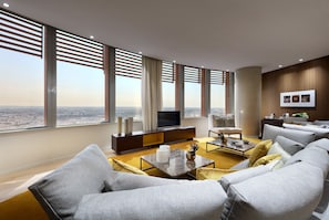 Minibar, in-room safe, desk, soundproofing - Eurostars Torre Sevilla (Seville)