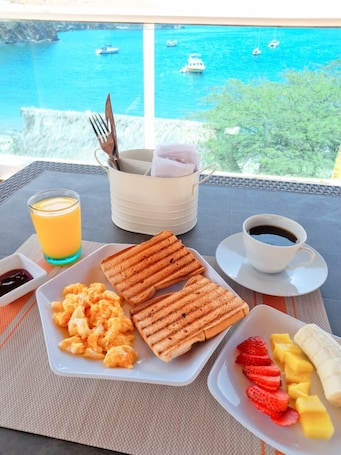 Tägliches inbegriffenes kontinentales Frühstück. Viña del Mar Hostal