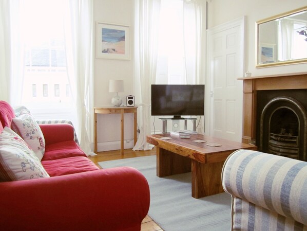 Living room - Edinburgh City Retreat Apartments (Edinburgh)
