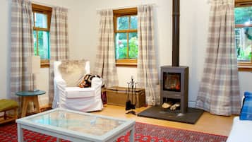 Family Cottage, 2 Bedrooms, Garden View | Room amenity