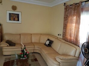Flat-screen TV, pay films - Bs VIP Appartement (Yaoundé)