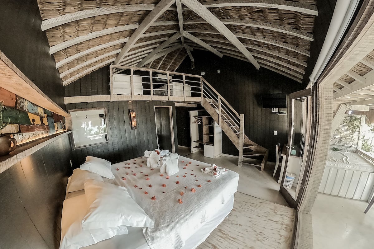 Family Suite | 1 bedroom, minibar, in-room safe, desk