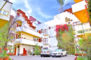 附近有免費停車場