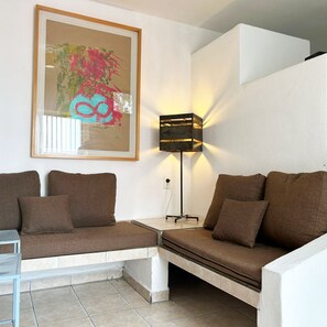 40-吋電視,提供數位頻道