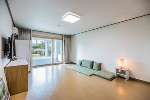 Room (Korean Ondol) - Nadia Pension (Jeju City)