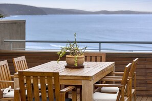 Exterior - Lorne Beachfront Accommodation (Lorne)