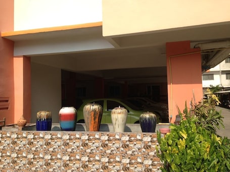 Exterior. Yaowamal Apartment
