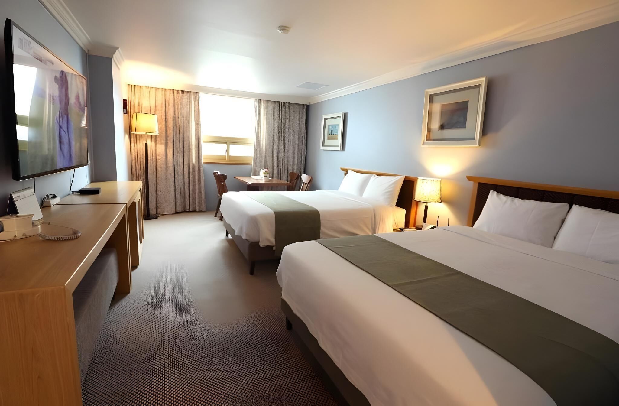 Blackout drapes, free WiFi, bed sheets