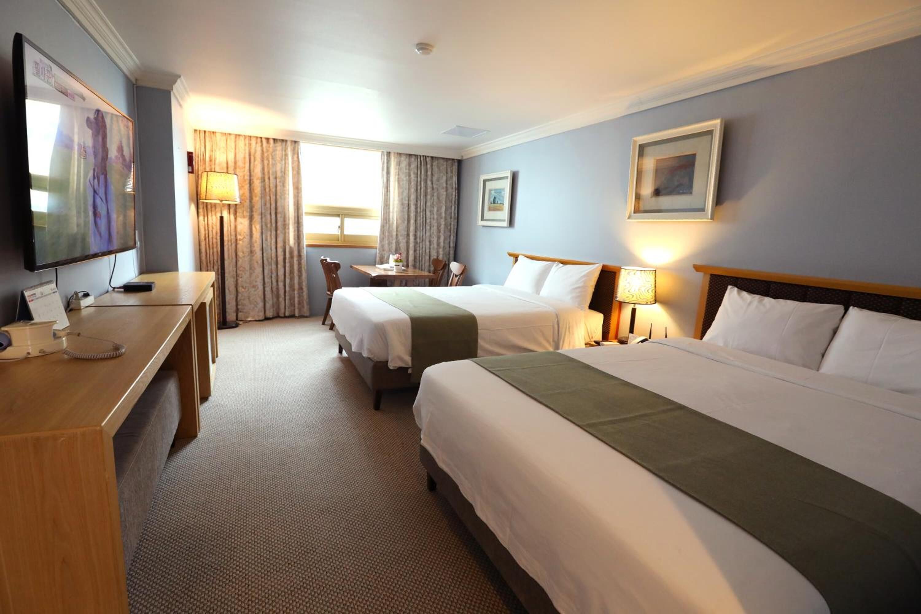 Blackout drapes, free WiFi, bed sheets