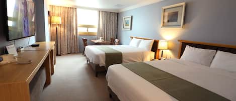 Suite | Blackout drapes, free WiFi, bed sheets