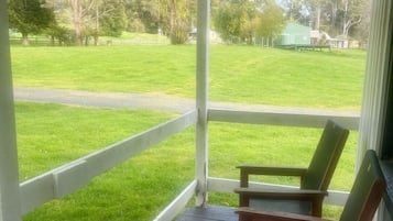 ์บ๋น | ํ
๋ผ์ค/ํํฐ์ค