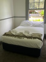 Queen Room  | Iron/ironing board, bed sheets