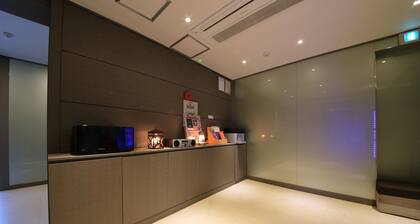Hotel M Story