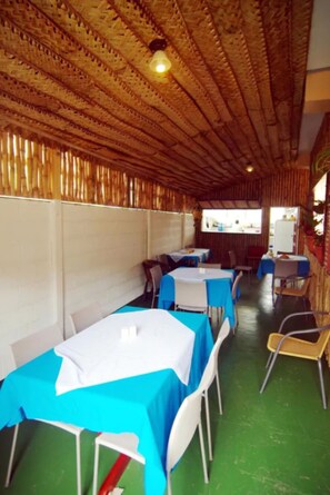 Free daily continental breakfast - Jezami Hotel (Nuku'alofa)