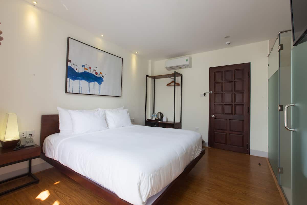 1 bedroom, premium bedding, pillow-top beds, minibar