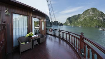 Suite Royal, balcón, vista al océano | Vista desde la habitación