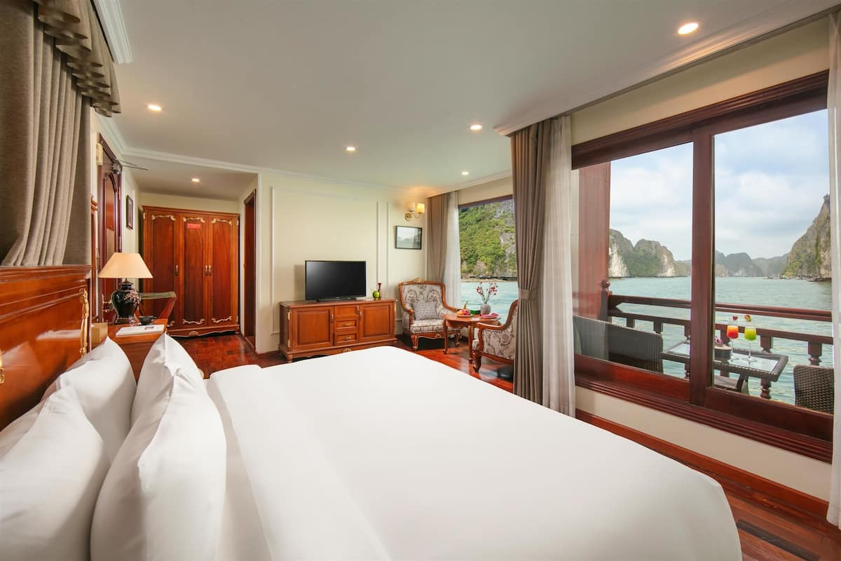 Signature Suite Cabin | 1 bedroom, Egyptian cotton sheets, premium bedding, down comforters