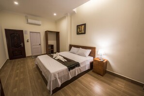 Deluxe Double Room, Balcony - Phnom Penh Le Vincent Hotel (Phnom Penh)