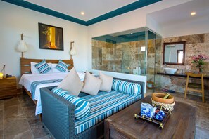 Minibar, in-room safe, desk, blackout curtains - Relax Garden Boutique Villa Hoi An (Da Nang)