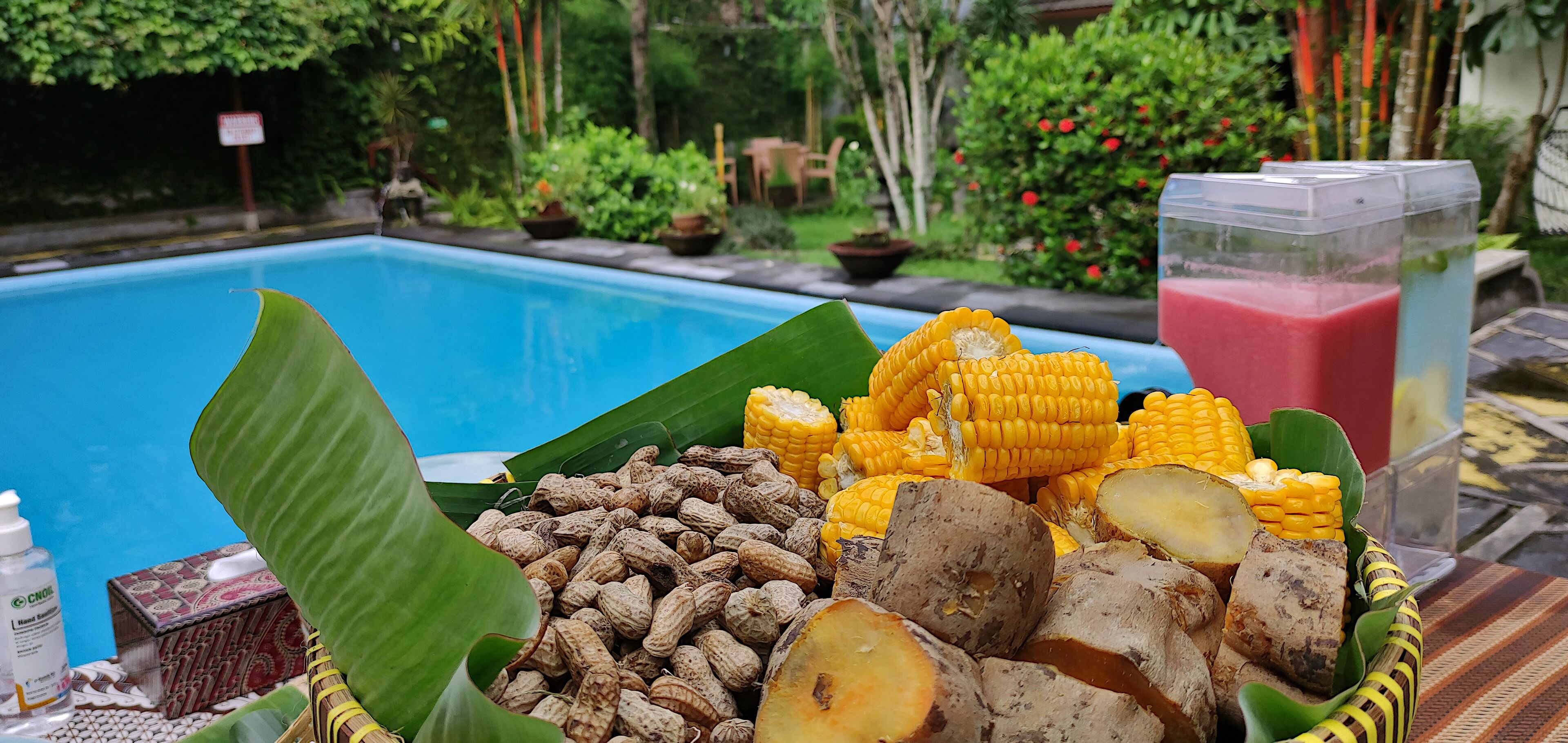 Breakfast (IDR 60000 per person)