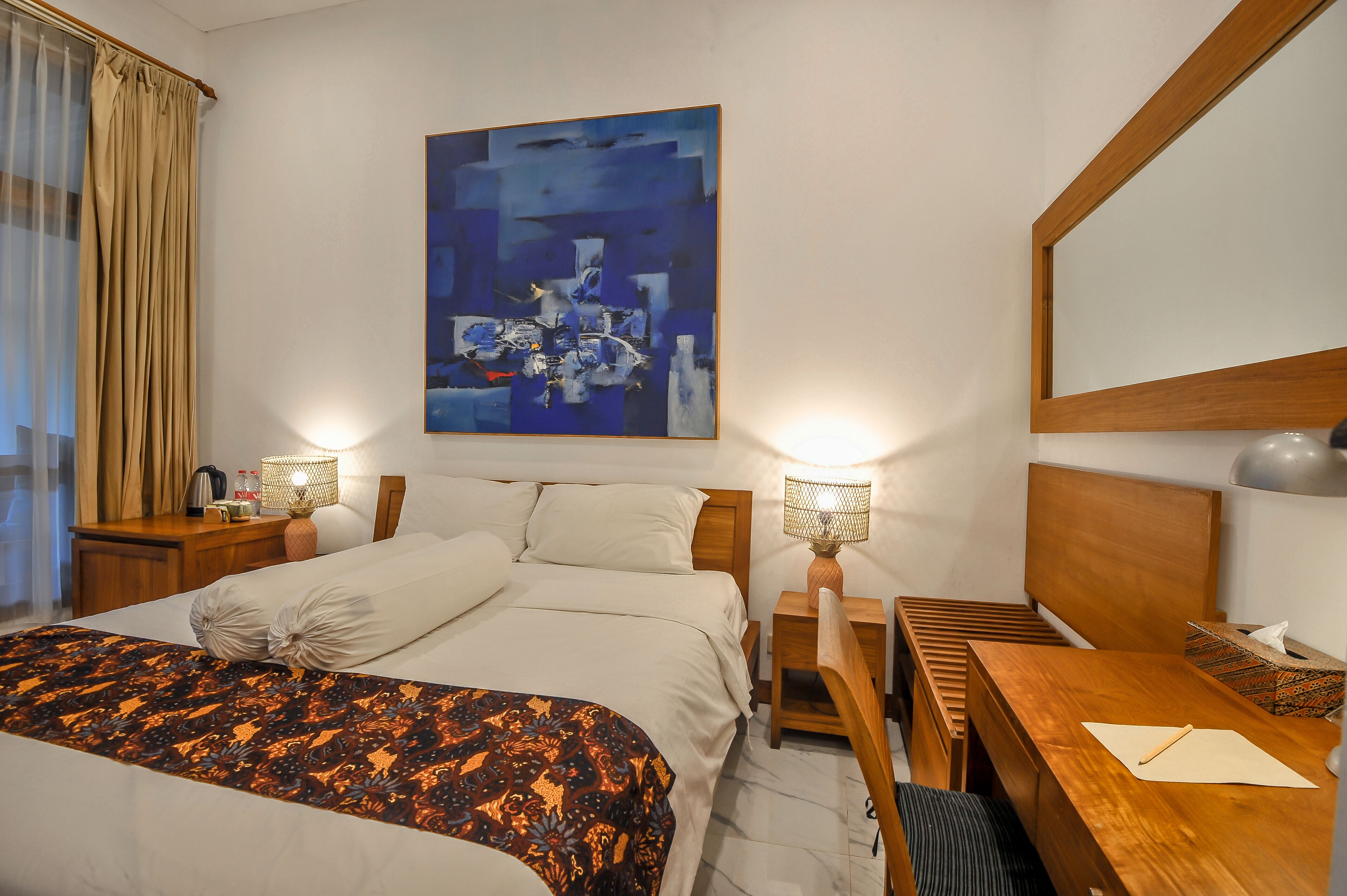 superior room | premium bedding, minibar, in-room safe, desk